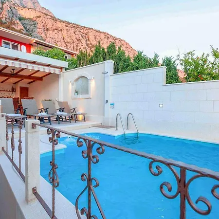 Vila Puharici Sleeps 5 With Pool Air Con And Wifi Makarská