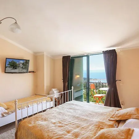 Puharici Sleeps 5 With Pool Air Con And Wifi Vila *