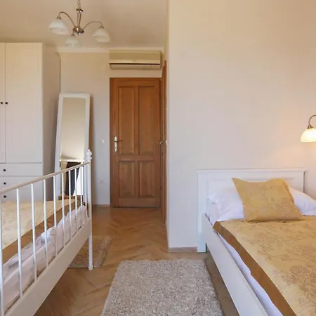 Vila Puharici Sleeps 5 With Pool Air Con And Wifi *